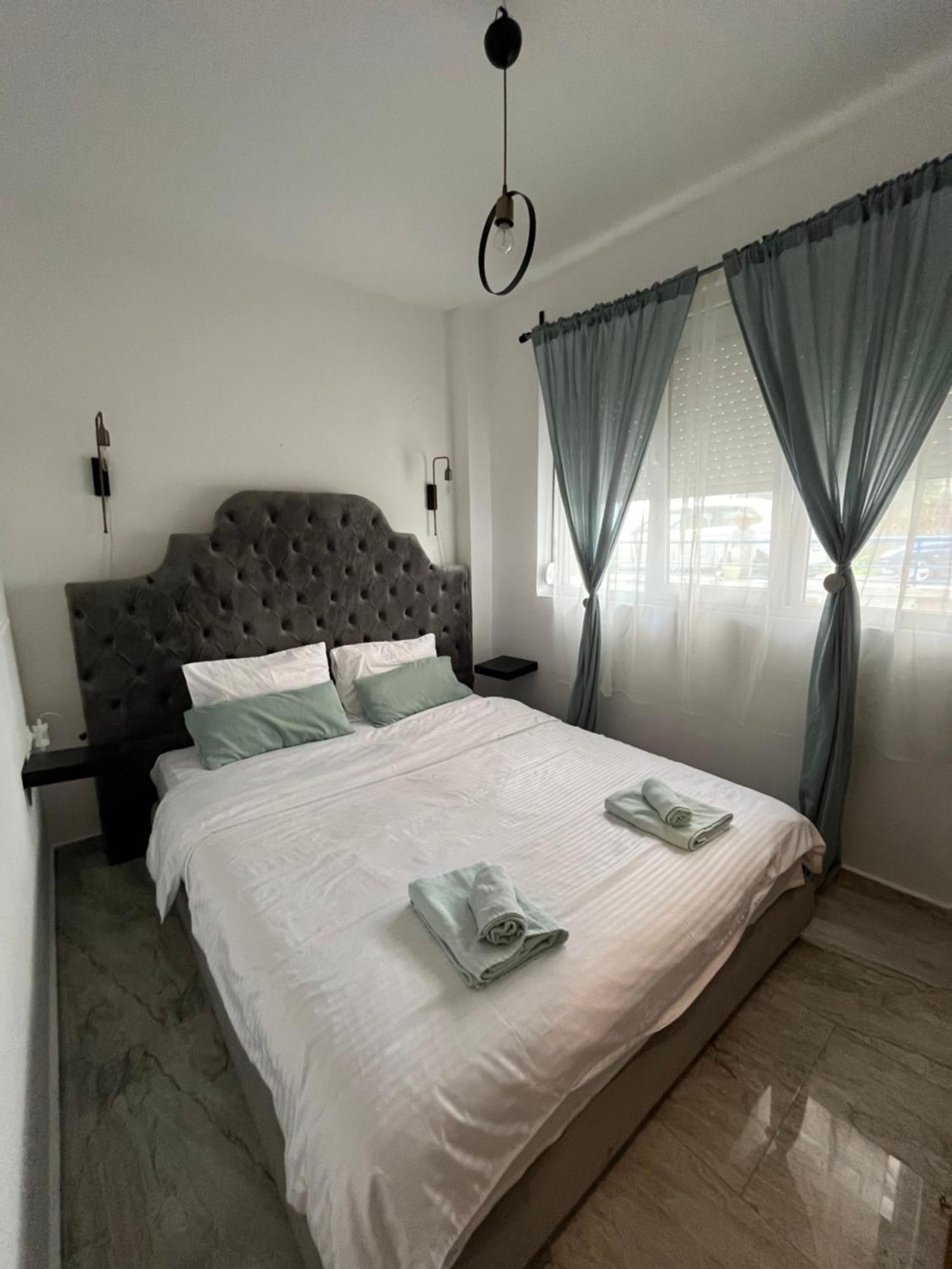 Appartamento Mila Deluxe Peraía Esterno foto